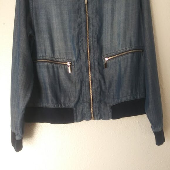 Chico's Zenergy women's size 1 Medium denim bomber jacket - Picture 3 of 14